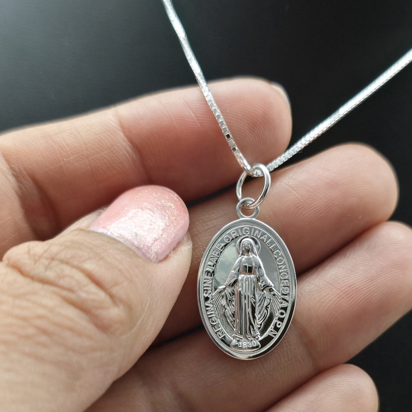 ♥️ MIRACULOUS MARY NECKLACE - Picture 4 of 7